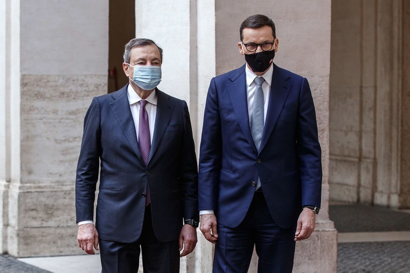 Premier Włoch Mario Draghi i Polski Mateusz Morawiecki  fot. ROBERTO MONALDO /PAP/EPA
