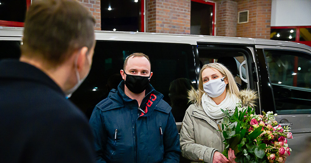 Premier wręczył rodzicom pięcioraczków kluczyki do samochodu /