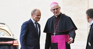 Premier z prezentem dla Leona XIV. "Mam nadzieję, że się ucieszy"