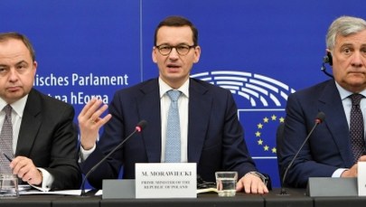 Premier: Zakucie Frasyniuka w kajdanki było chyba niepotrzebne