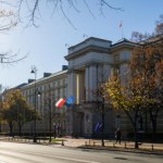 Premier zatrudni nietypowego specjalistę. Pensja od 8280 zł do 9100 zł