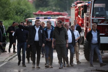 Premier: Zrobimy wszystko, by straty zostały jak najszybciej usunięte
