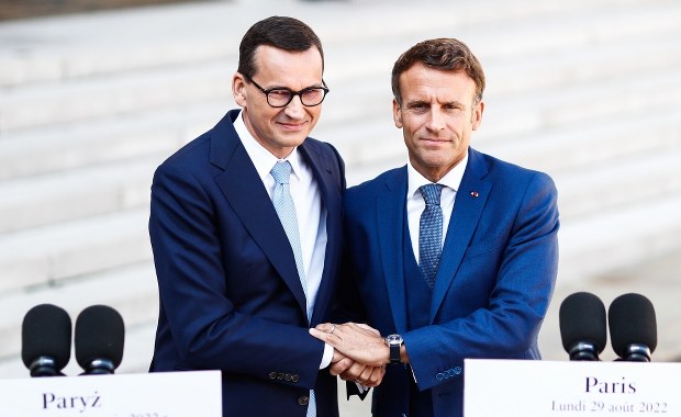 Premier zwrócił się do Macrona o jak najpilniejsze dostawy broni dla Ukrainy