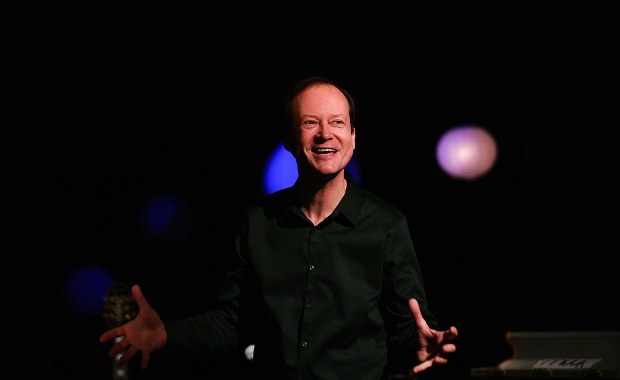 Premiera recitalu Jacka Bończyka "Licencja na lirykę" w Teatrze Ateneum