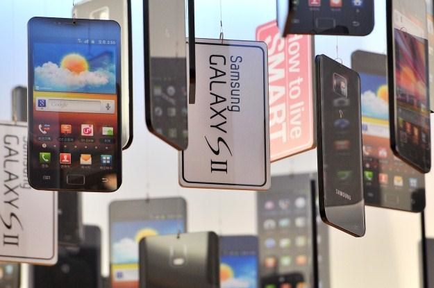 Premiera Samsunga Galaxy S III coraz bliżej. Czy naładujemy go bezprzewodowo? /AFP