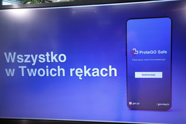 Prezentacja aplikacji ProteGO Safe /Wojciech Olkuśnik /PAP