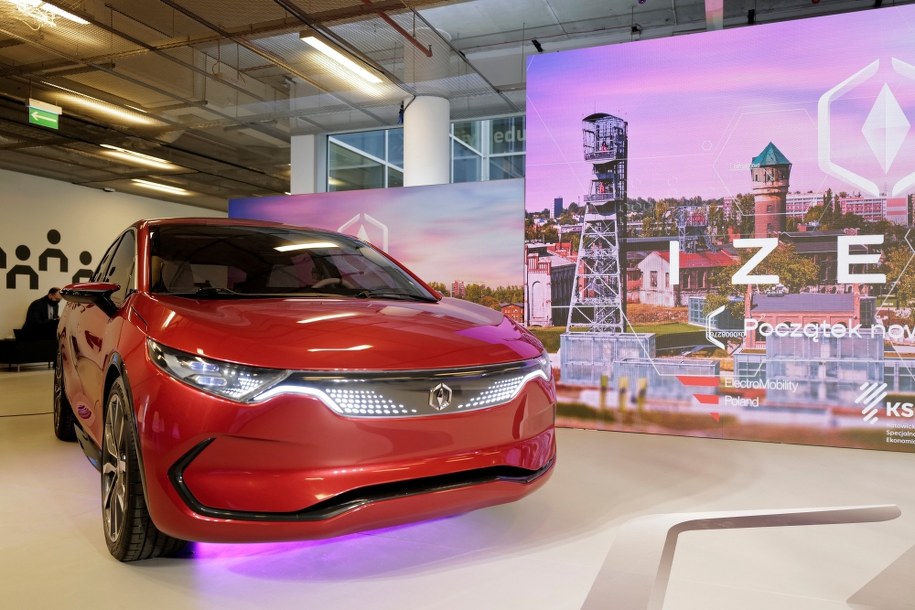 Prezentacja Izery w 2020 r. /Andrzej  Grygiel /PAP