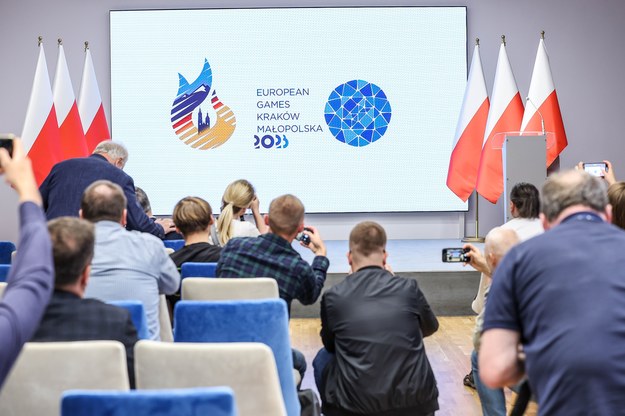 Prezentacja logotypu promującego III Igrzyska Europejskie podczas konferencji prasowej w Krakowie /Art Service 2 /PAP