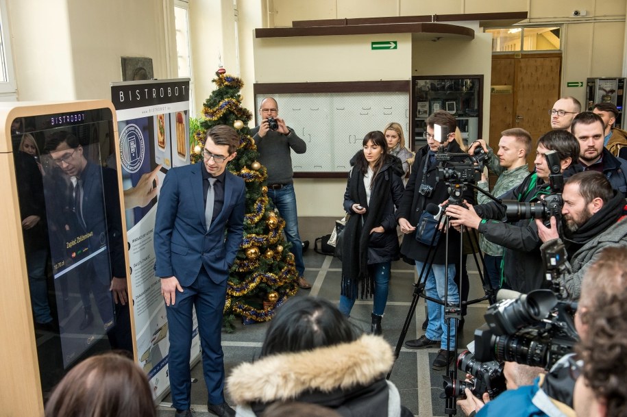 Prezentacja maszyny / 	Maciej Kulczyński    /PAP