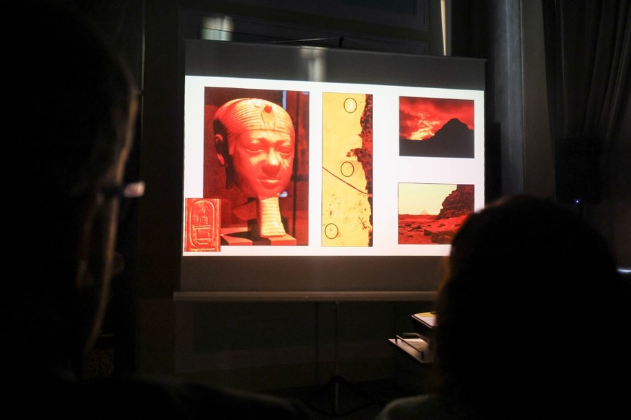 Prezentacja podczas konferencji prasowej nt. polsko-egipskiej misji archeologicznej „Mastaba Faraona” w Sakkarze / 	Albert Zawada /PAP