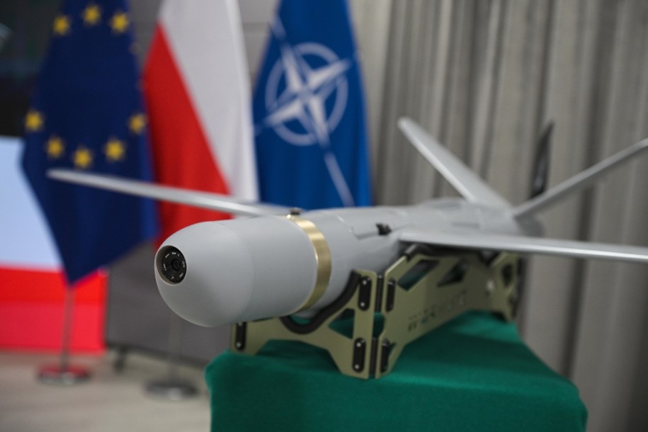 Prezentacja zestawu amunicji krążącej WARMATE podczas podpisania umowy ramowej pomiędzy Agencją Uzbrojenia a firmą WB Electronics S.A /Marcin Obara /PAP