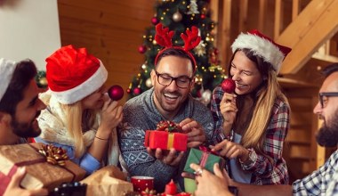 Prezenty do 50 zł. W tym roku kup coś innego niż kolejne skarpety