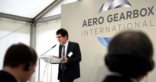 Prezes Aero Gearbox International Etienne Boissean podczas uroczystości wmurowania kamienia /PAP