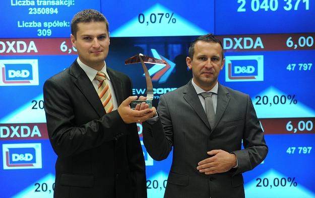 Prezes D&D Daniel Śpiewak (P) i dyrektor ds. handlowych Mateusz Rączka (L) w czasie debiutu na NC /PAP