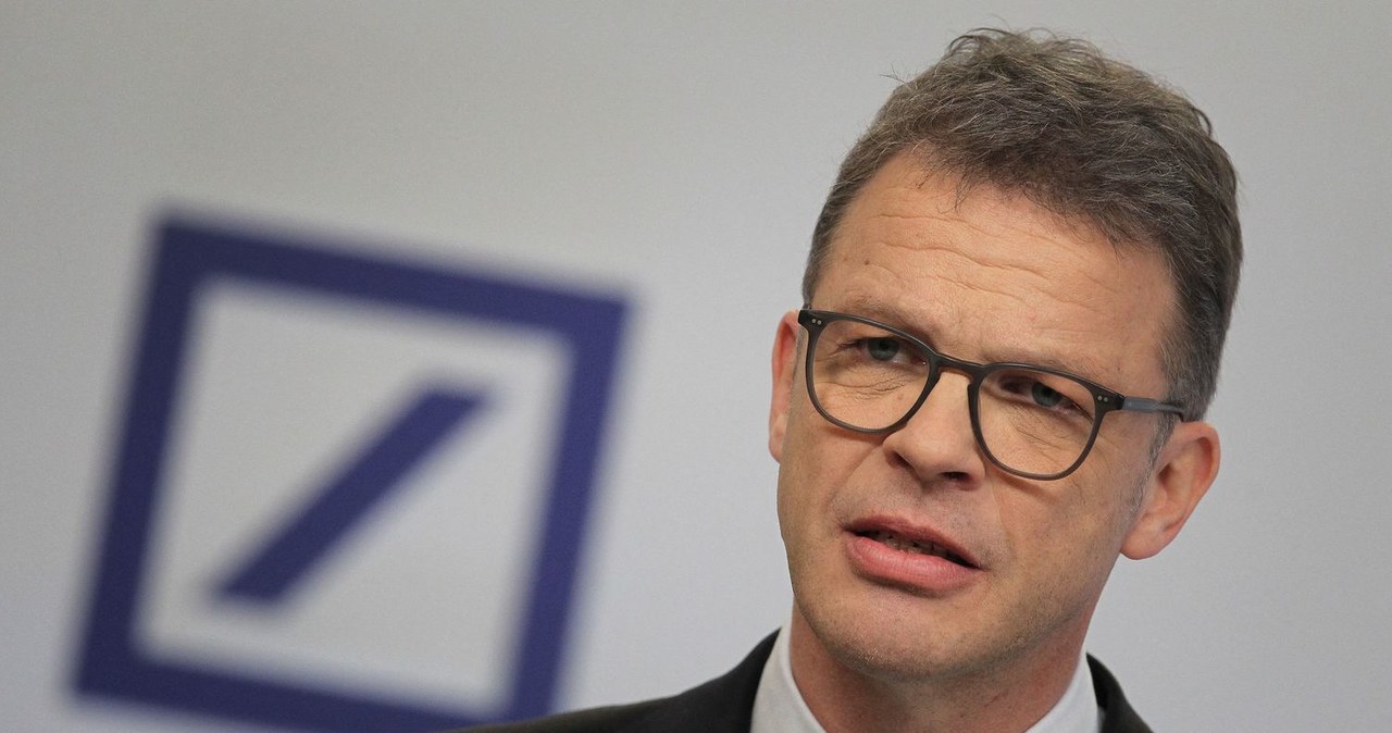 Prezes Deutsche Banku Christian Sewing ostrzega /AFP