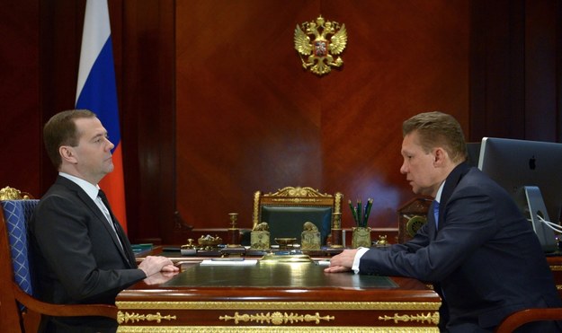 Prezes Gazpromu Aleksiej Miller i premier Rosji Dmitrij Miedwiediew /ALEXANDER ASTAFYEV/RIA NOVOSTI/ GOVERNMENT PRESS SERVICE POOL /PAP/EPA