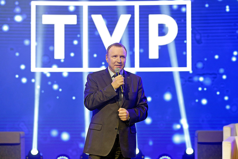 Prezes Jacek Kurski nie szczędzi funduszy na nowe serialowe produkcje /AKPA