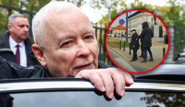 Prezes Kaczyński prawie wpadł pod auto. Zapomniał o najważniejszej zasadzie