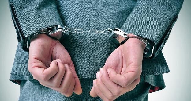 Prezes nie wykupił obligacji - zatrzymała go policja... /&copy;123RF/PICSEL