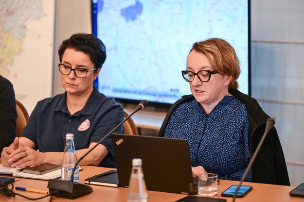 President of the State Water Management Company Wody Polskie Joanna Kopczyńska (P) during the meeting of the national crisis team in Wrocław /Maciej Kulczyński /PAP