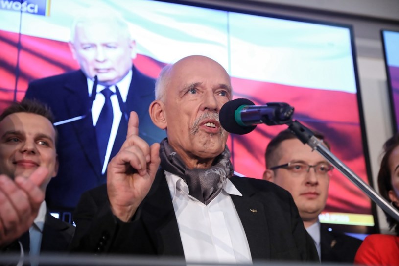 Prezes partii KORWiN Janusz Korwin-Mikke w sztabie wyborczym Konfederacji Wolność i Niepodległość / 	Tomasz Gzell    /PAP