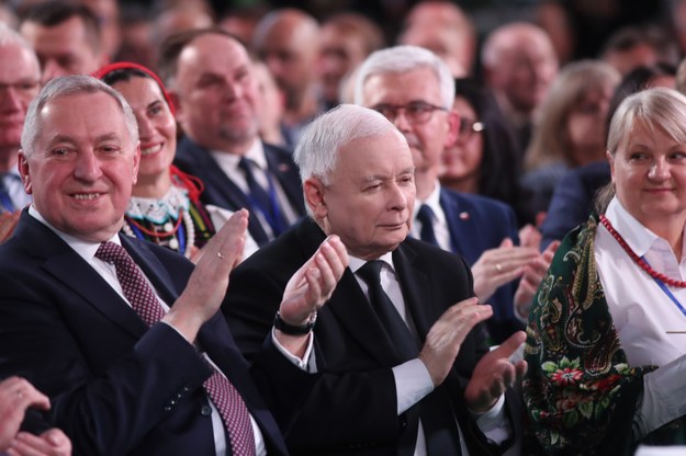 Prezes PiS Jarosław Kaczyński (C) /Roman Zawistowski /PAP