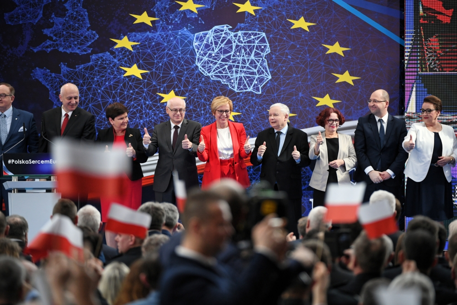 Dlaczego Na Fladze Unijnej Jest 12 Gwiazd Europejska deklaracja PiS. 12 punktów, tak jak "12 gwiazd we fladze UE