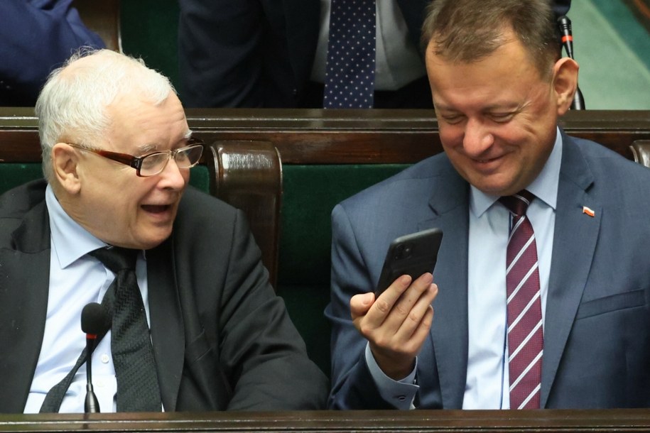 Prezes PiS Jarosław Kaczyński i Mariusz Błaszczak w Sejmie /Piotr Molecki /East News