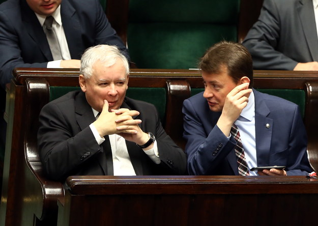 Prezes PiS Jarosław Kaczyński i szef klubu tej partii Mariusz Błaszczak w Sejmie /Tomasz Gzell /PAP