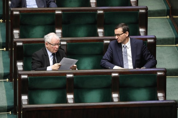 Prezes PiS Jarosław Kaczyński (L) oraz premier Mateusz Morawiecki (P) /	Wojciech Olkuśnik /PAP