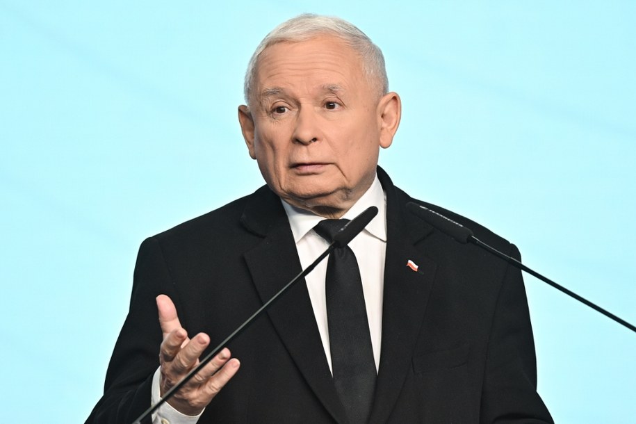 Prezes PiS Jarosław Kaczyński na konferencji prasowej w siedzibie ugrupowania w Warszawie. /Radek Pietruszka /PAP