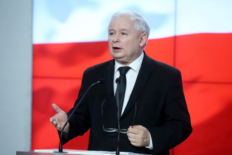 Prezes PiS Jarosław Kaczyński podczas konferencji /Rafał Guz /PAP
