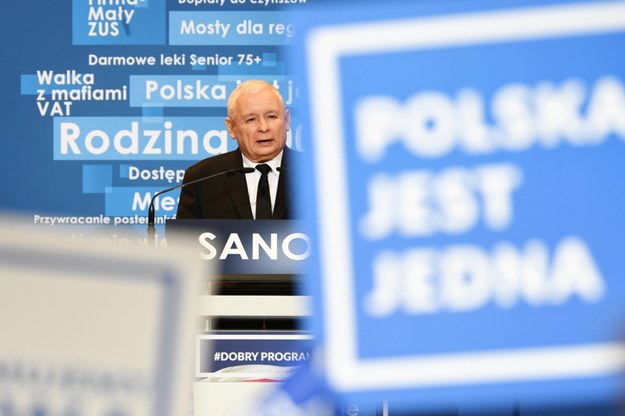 Prezes PiS Jarosław Kaczyński podczas spotkania wyborczego partii w Sanoku /Darek Delmanowicz /PAP