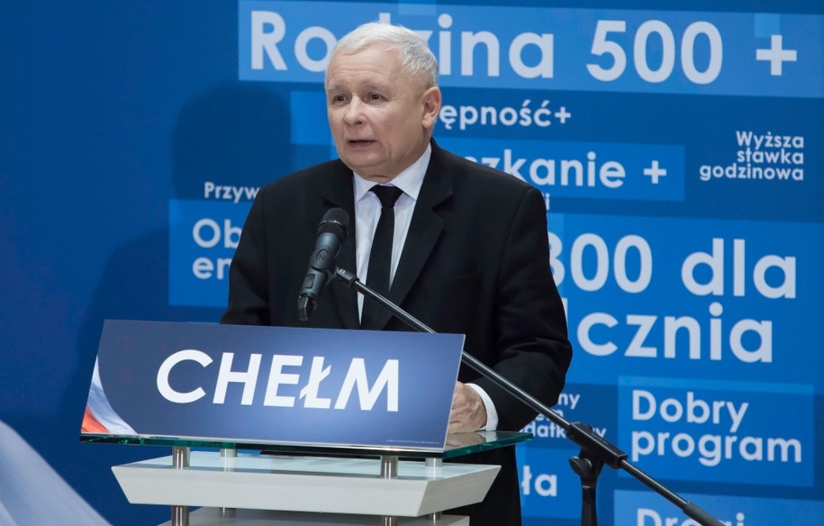 Prezes PiS Jarosław Kaczyński podczas spotkania wyborczego Prawa i Sprawiedliwości w Chełmie /Wojtek Jargiło /PAP