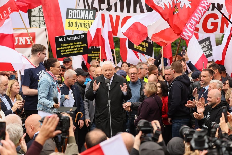 Prezes PiS Jarosław Kaczyński przemawia na proteście Prawa i Sprawiedliwości / 	Leszek Szymański    /PAP