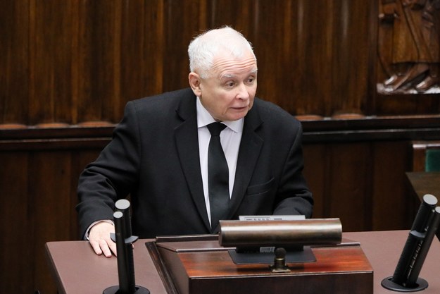 Prezes PiS Jarosław Kaczyński przemawia na sali obrad Sejmu /Paweł Supernak /PAP