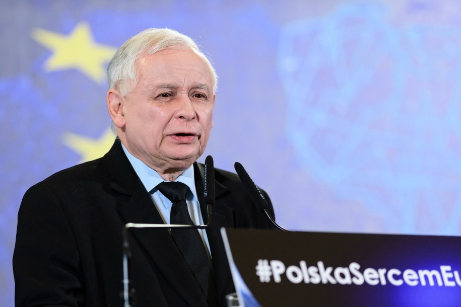 Prezes PiS Jarosław Kaczyński przemawia podczas konwencji Prawa i Sprawiedliwości w Poznaniu /Jakub Kaczmarczyk /PAP