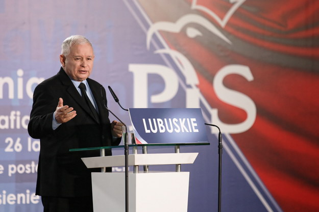 Prezes PiS Jarosław Kaczyński przemawia podczas konwencji wojewódzkiej swojej partii w Zielonej Górze / 	Lech Muszyński    /PAP