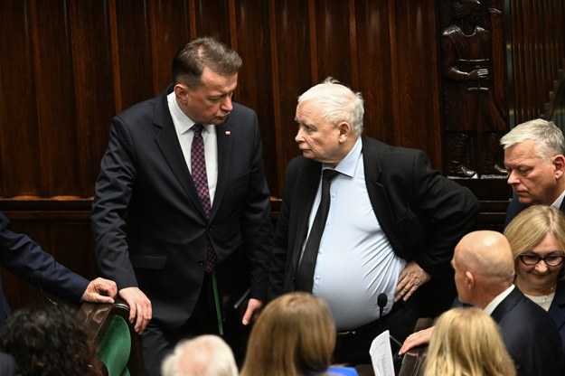 Prezes PiS Jarosław Kaczyński, szef klubu parlamentarnego PiS Mariusz Błaszczak i poseł PiS Marek Suski /Radek Pietruszka /PAP