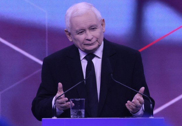 Prezes PiS Jarosław Kaczyński zapowiedział podniesienia świadczenia na dzieci z 500 zł na 800 zł / 	Leszek Szymański    /PAP