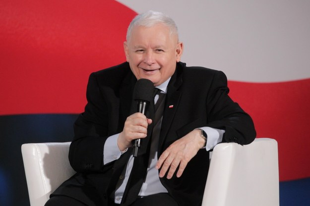 Prezes Prawa i Sprawiedliwości Jarosław Kaczyński podczas spotkania z mieszkańcami Ostródy / 	Tomasz Waszczuk    /PAP