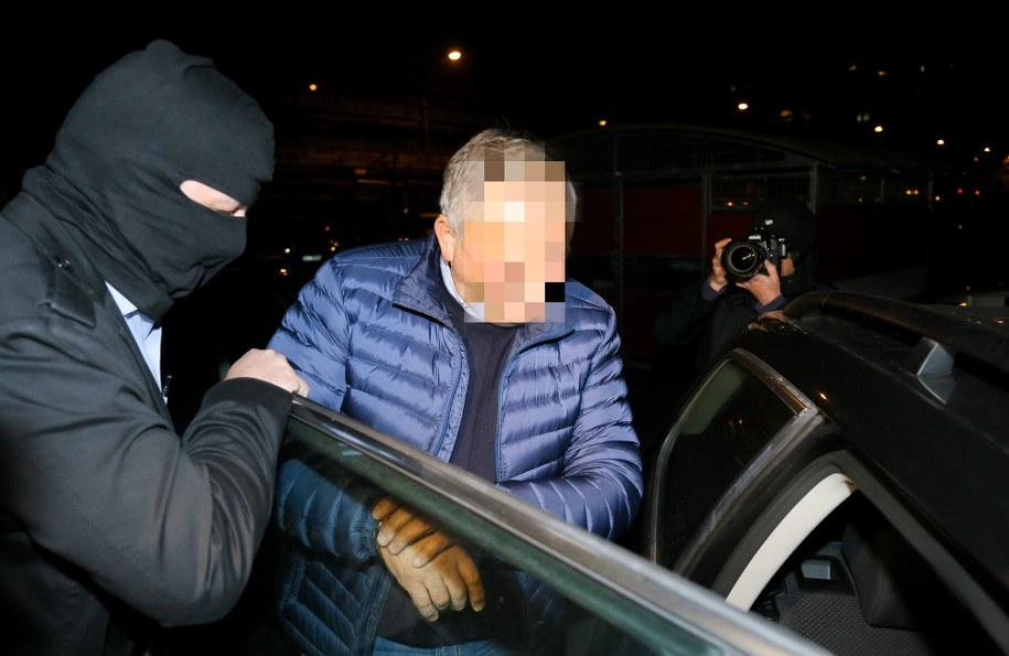 Prezes PZPS Mirosław P. po wyjściu z sądu /Paweł Supernak  /PAP