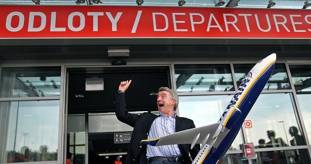 Prezes Ryanair Michael O'Leary w czasie konferencji prasowej w Porcie Lotniczym Warszawa-Modlin /PAP