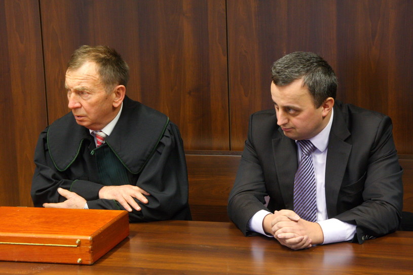 Prezes Stowarzyszenia Osób Narodowości Śląskiej Piotr Długosz z adwokatem Józefem Foksem podczas rozprawy w Sądzie Rejonowym w Opolu /Krzysztof Świderski /PAP