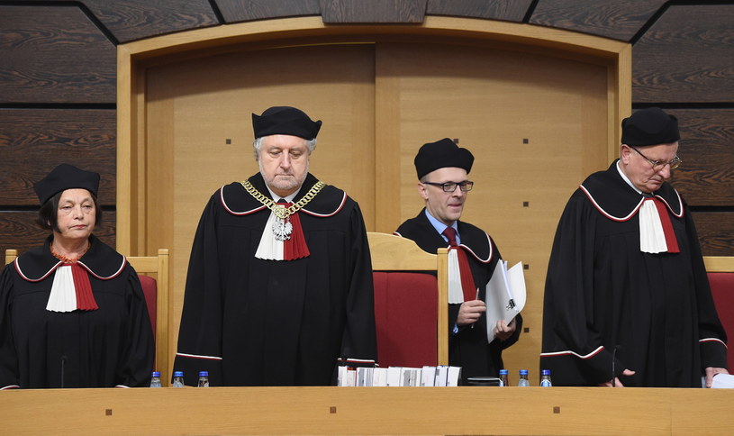 Prezes Trybunału Konstytucyjnego Andrzej Rzepliński oraz sędziowie: Teresa Liszcz, Mirosław Granat i Marek Kotlinowski /Radek Pietruszka /PAP