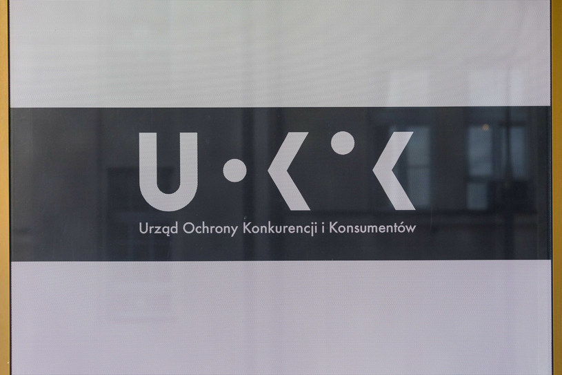 Prezes UOKiK wszczął postępowania wobec Glovo i Uber Eats /Arkadiusz Ziółek /East News