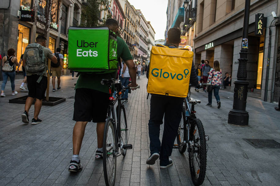 UOKiK bierze pod lupę działania Glovo i Uber Eats