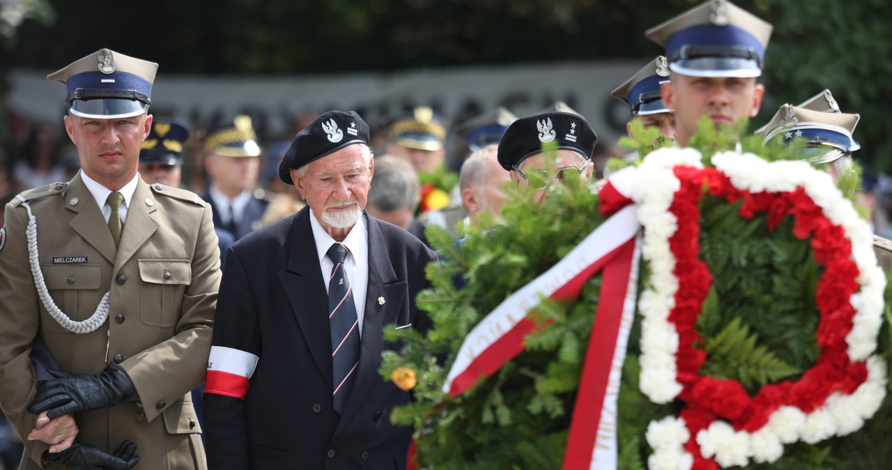 Prezes zarządu głównego Światowego Związku Żołnierzy AK Leszek Żukowski podczas uroczystości przy pomniku Polskiego Państwa Podziemnego i Armii Krajowej /Leszek Szymański /PAP