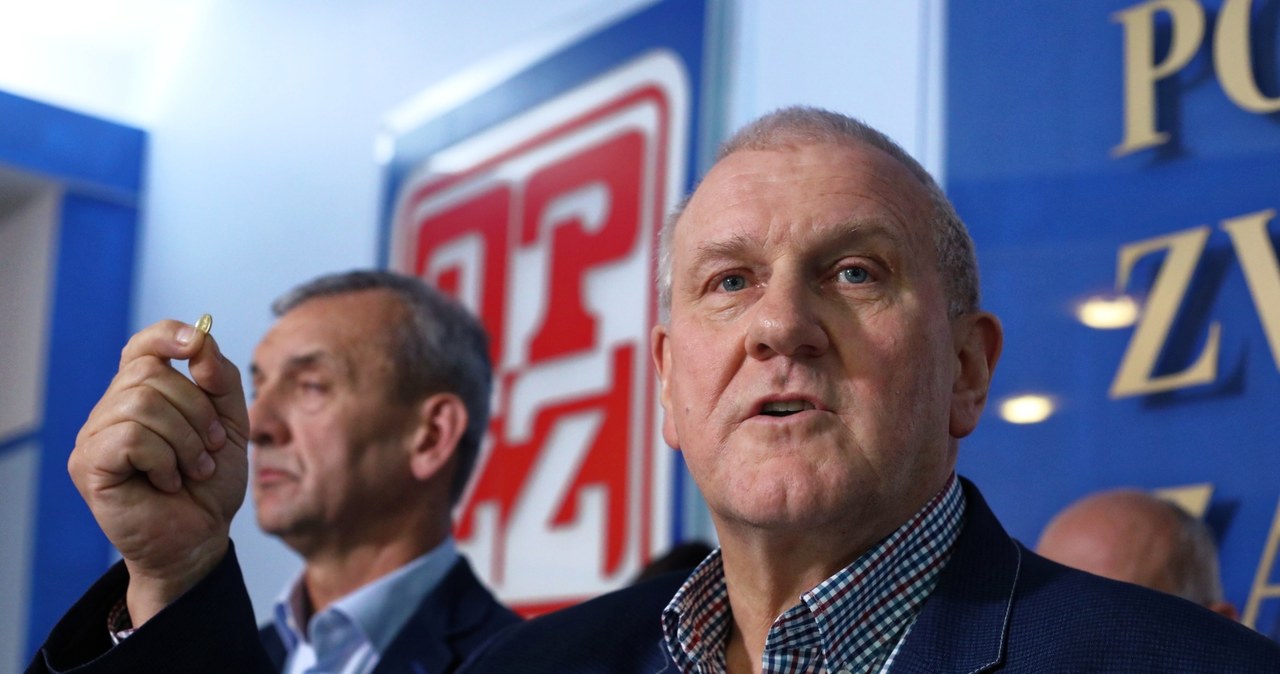 Prezes ZNP Sławomir Broniarz (L) i przewodniczący OPZZ Jan Guz (P) /PAP