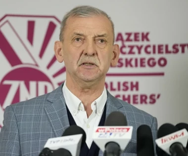 Prezes ZNP upomina się o podwyżki dla nauczycieli. "Na co więc czeka Sejm?"